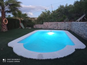 3 Piscina Poliester con luz